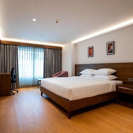 Lilac Hotel Guruvāyūr Kültér fotó