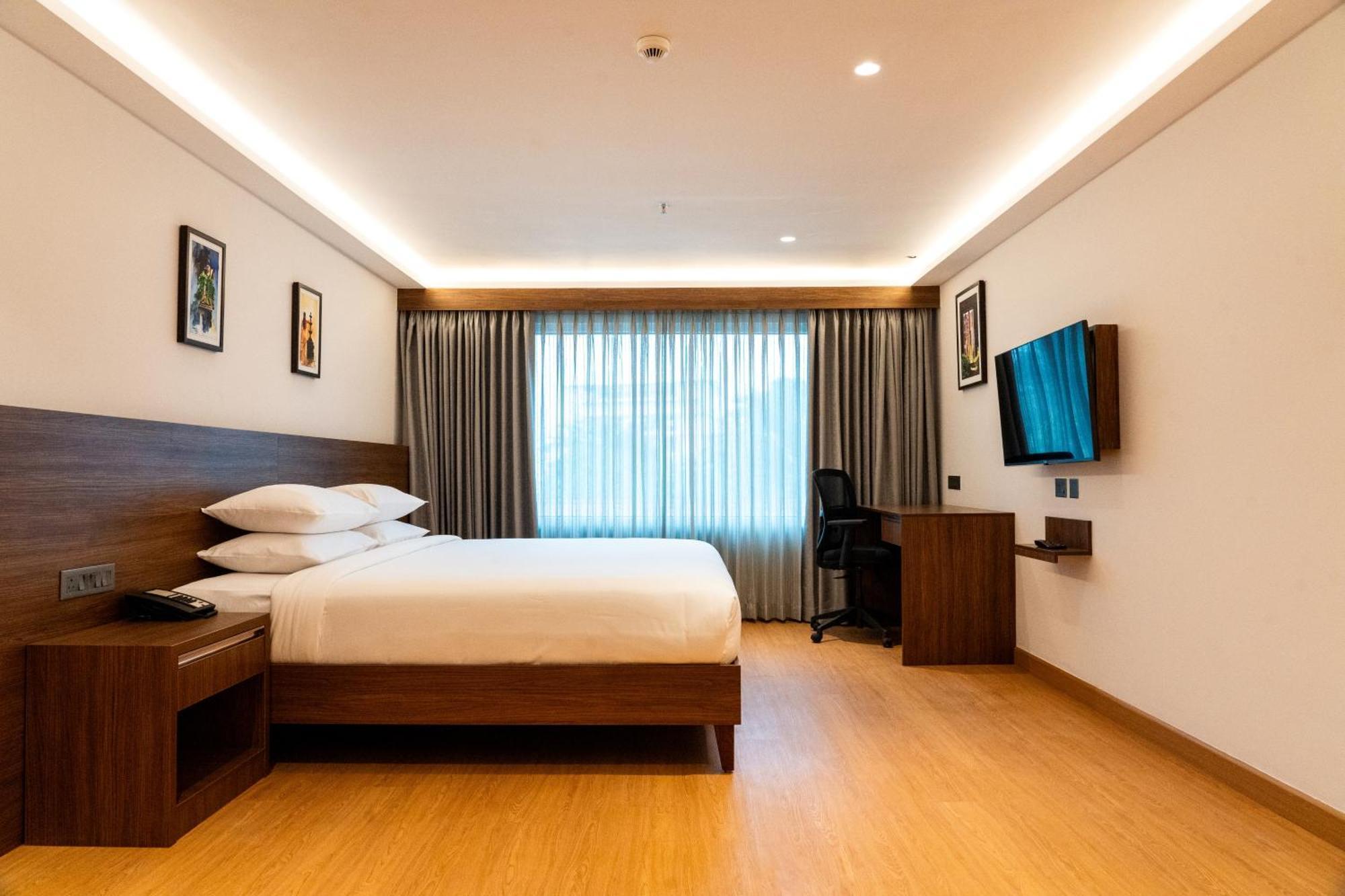 Lilac Hotel Guruvāyūr Kültér fotó