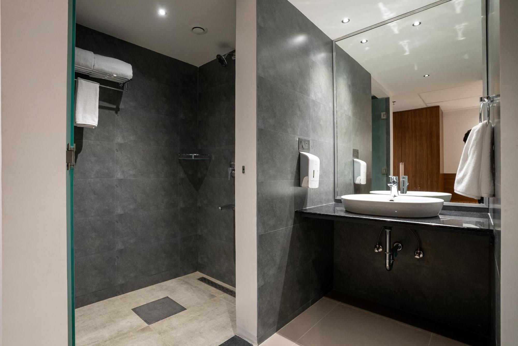 Lilac Hotel Guruvāyūr Kültér fotó
